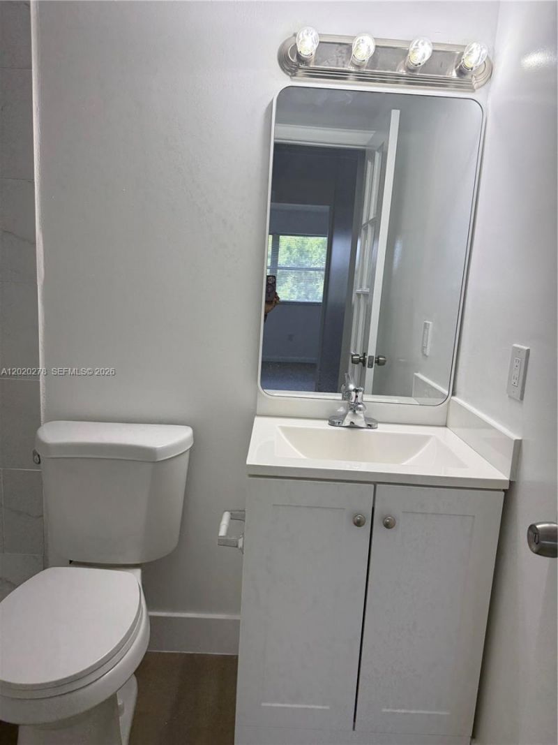 7195 NW 179th St , Hialeah, FL 33015 Photo