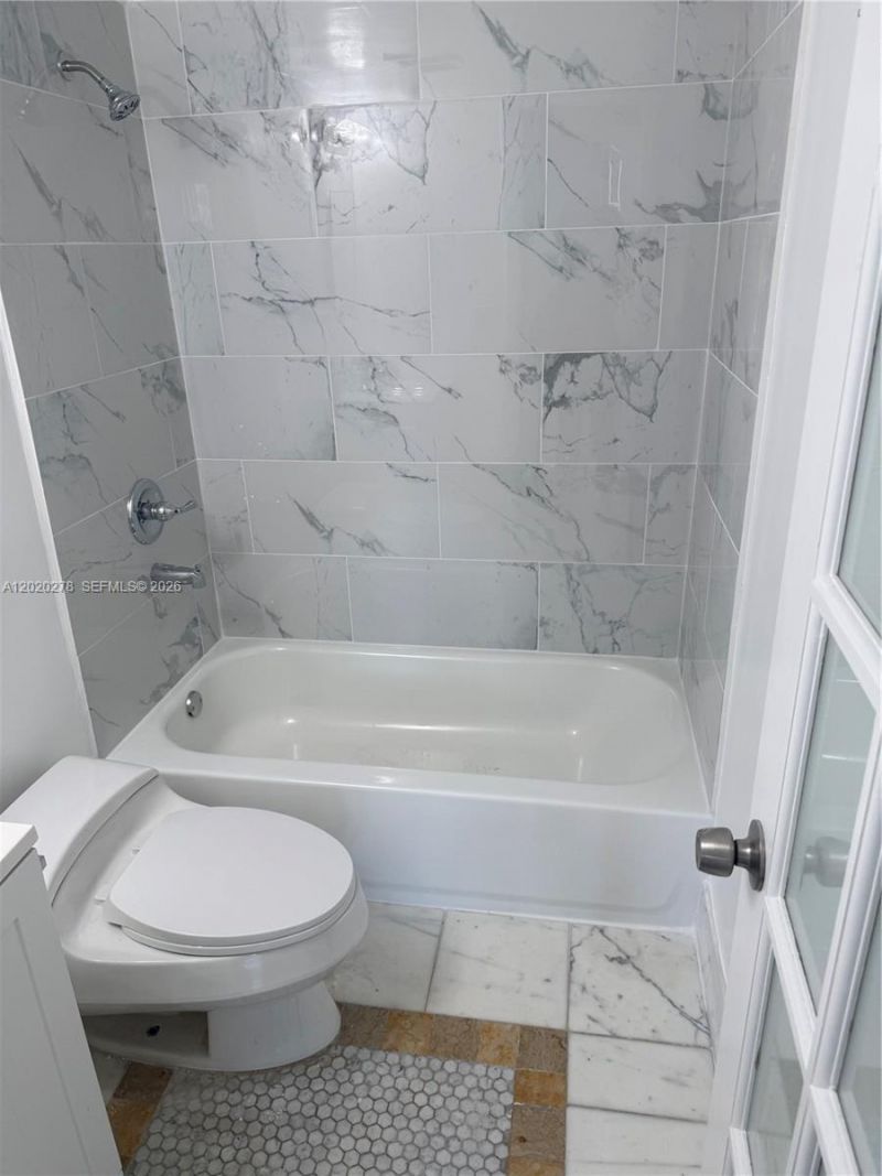 7195 NW 179th St , Hialeah, FL 33015 Photo
