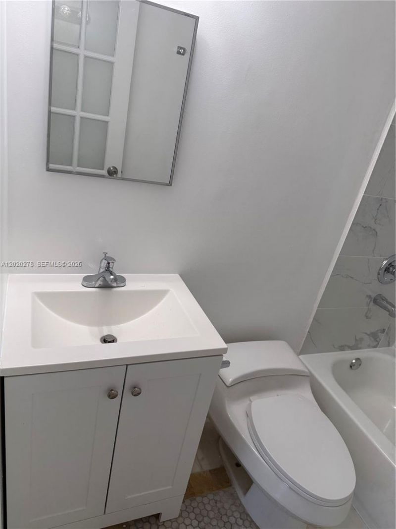 7195 NW 179th St , Hialeah, FL 33015 Photo