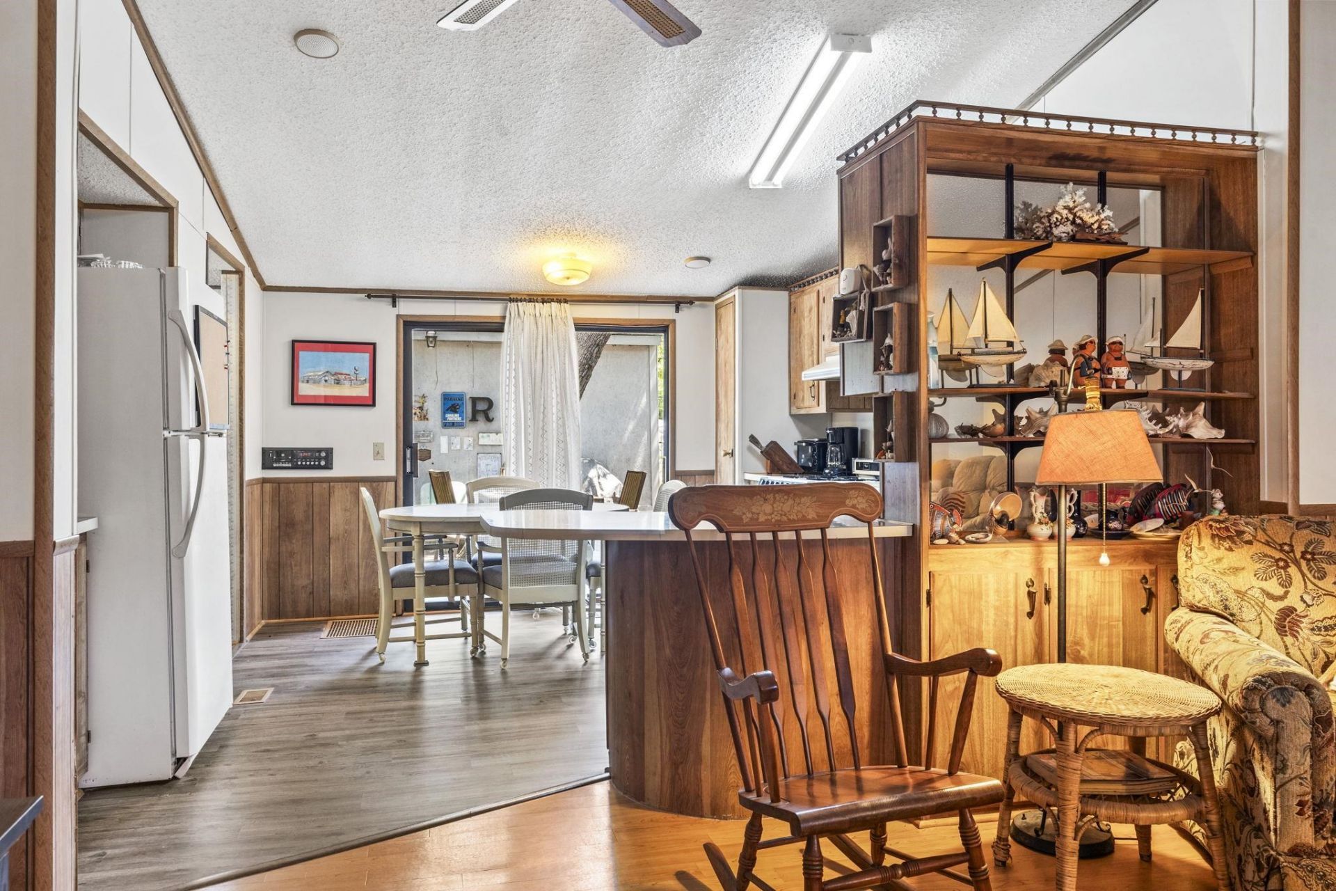 2425 Park St.  Photo 14