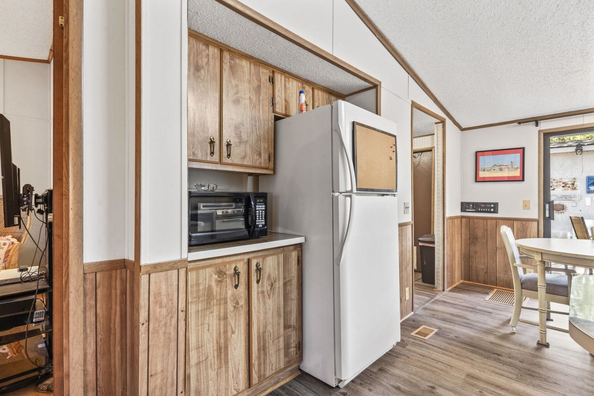 2425 Park St.  Photo 15