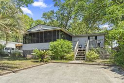 2425 Park St.  photo 4