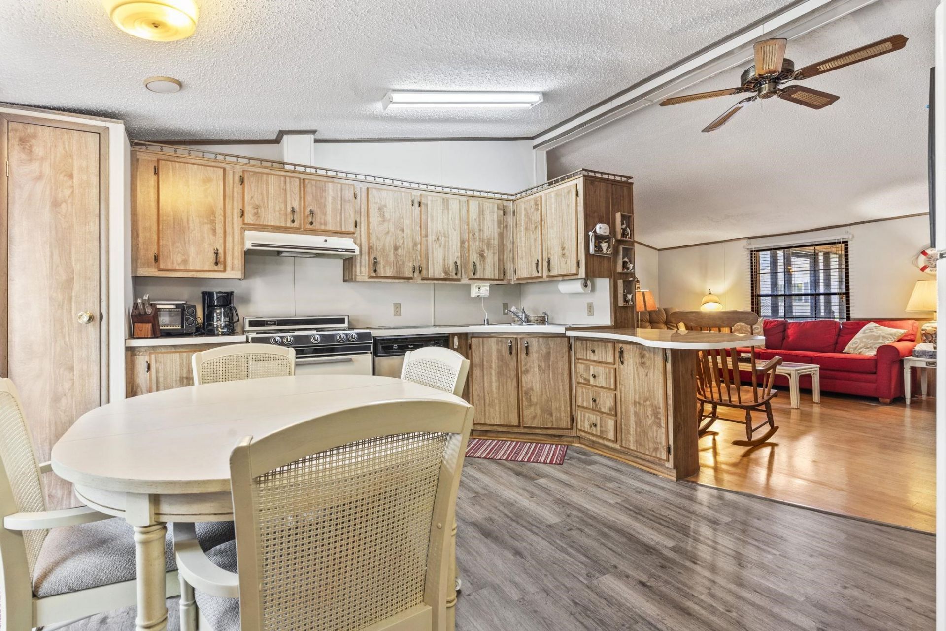 2425 Park St.  Photo 21