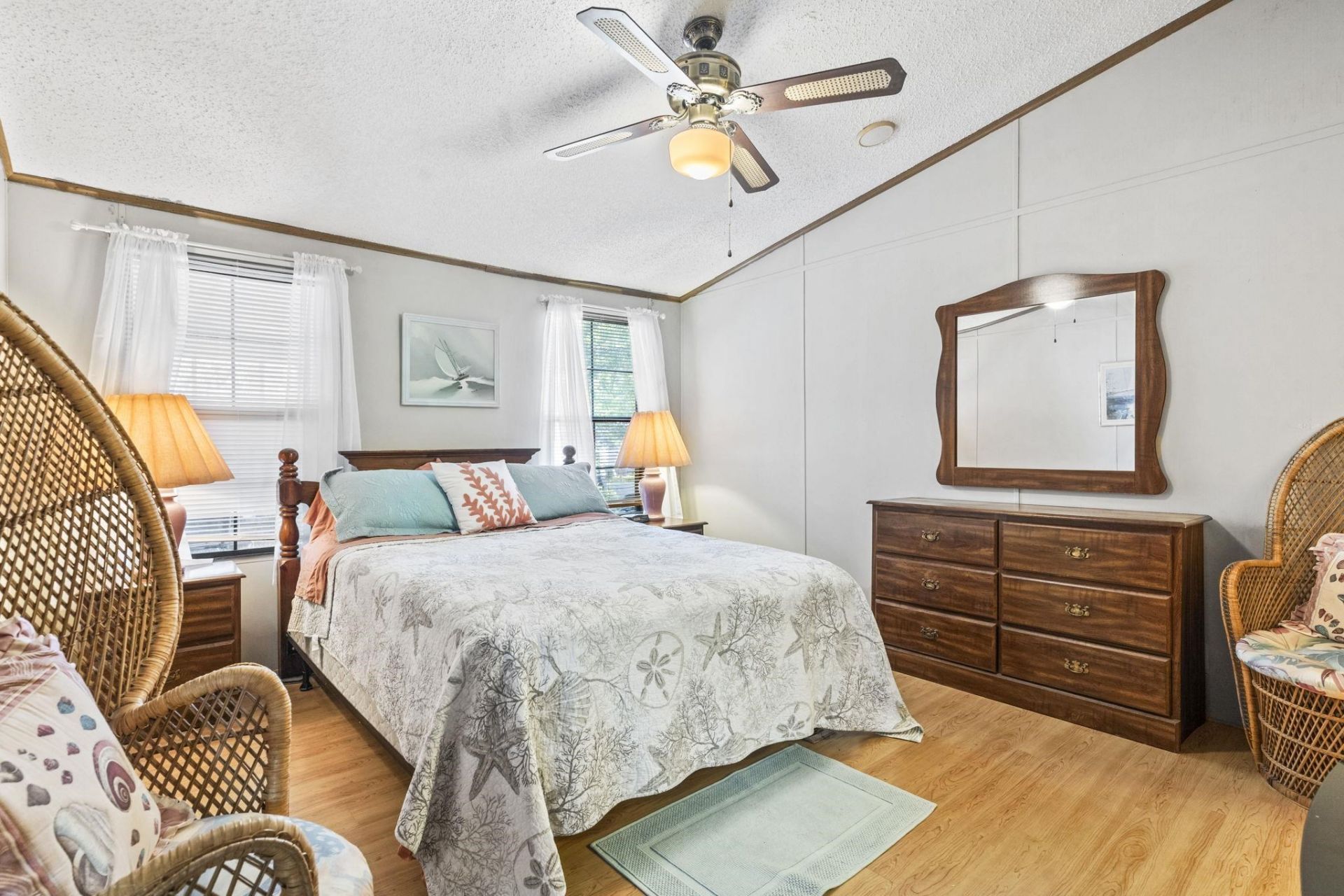 2425 Park St.  Photo 23