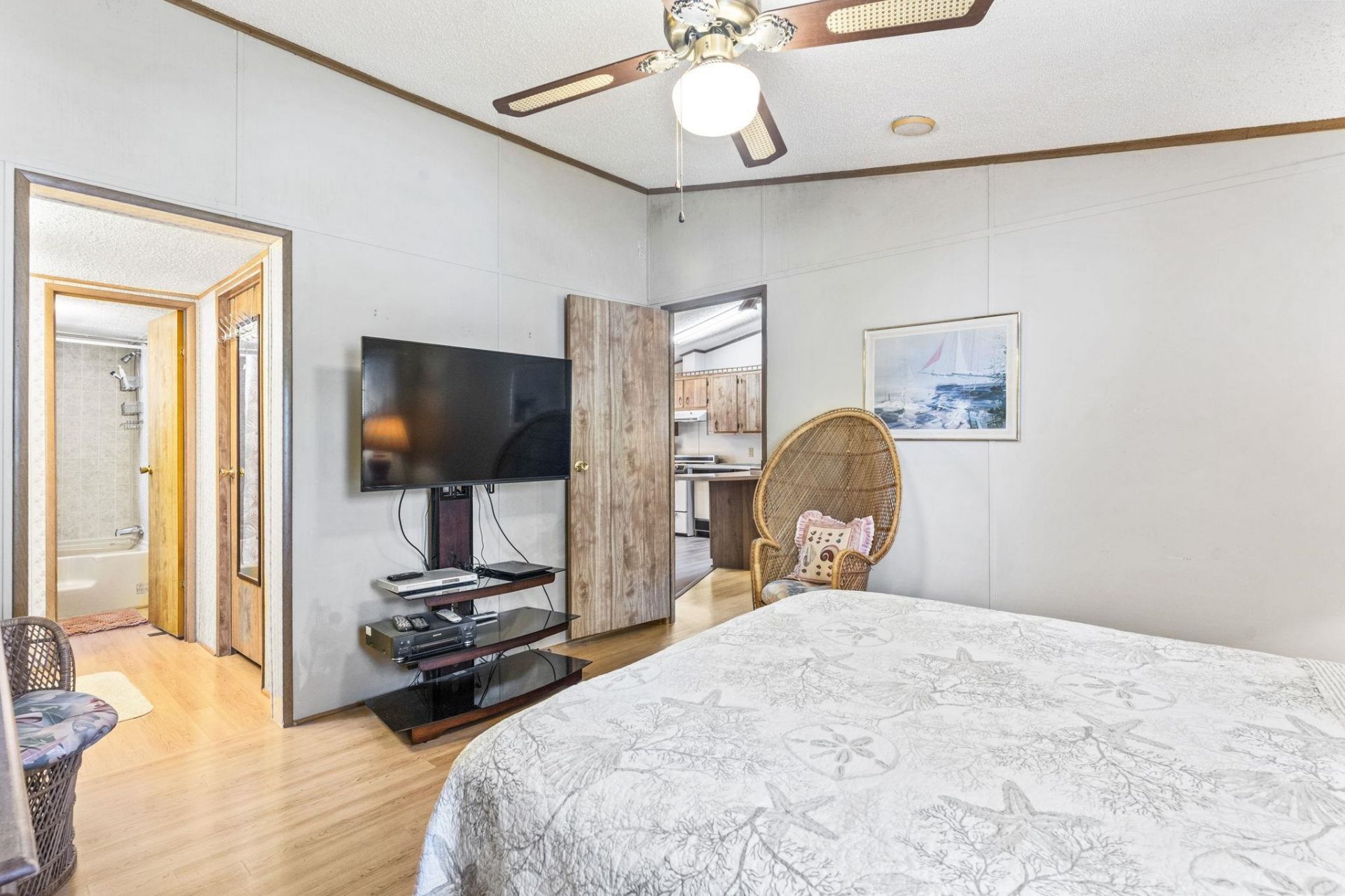 2425 Park St.  Photo 24