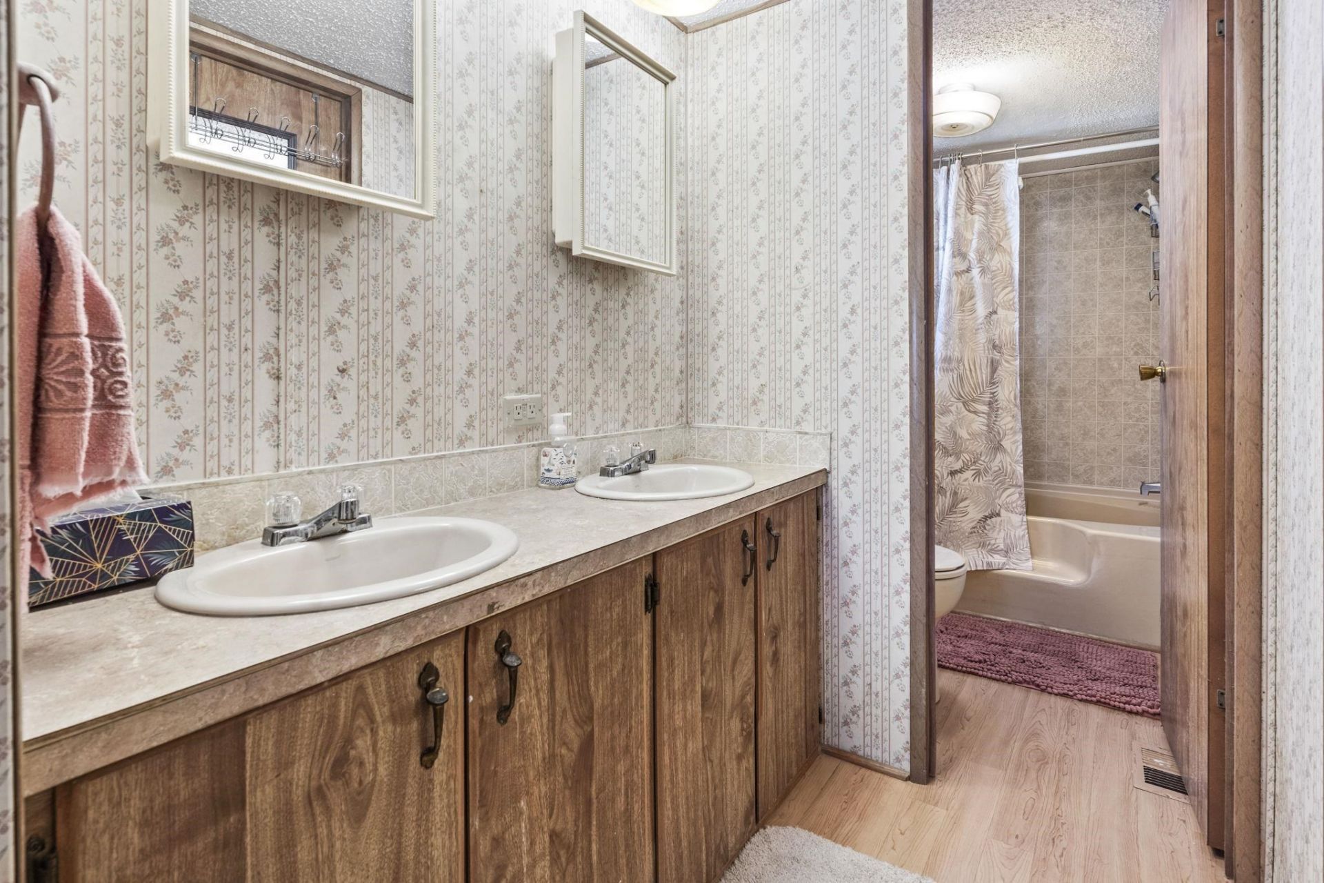 2425 Park St.  Photo 25