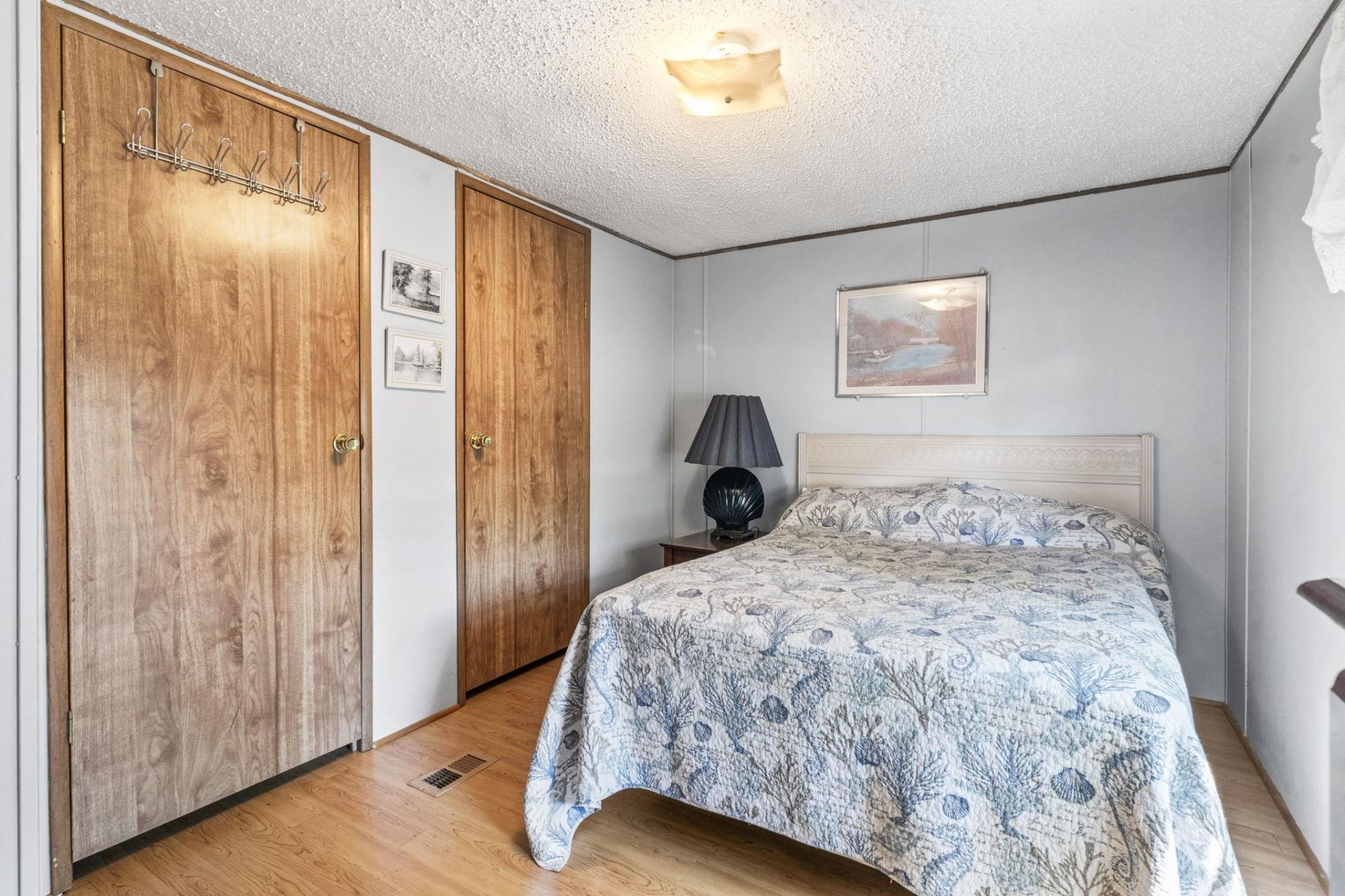 2425 Park St.  Photo 27