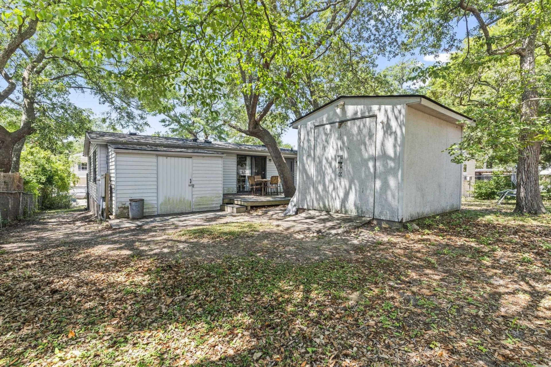 2425 Park St.  Photo 37