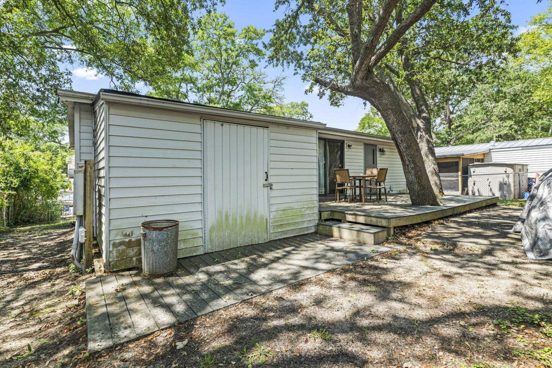 2425 Park St.  Photo 38