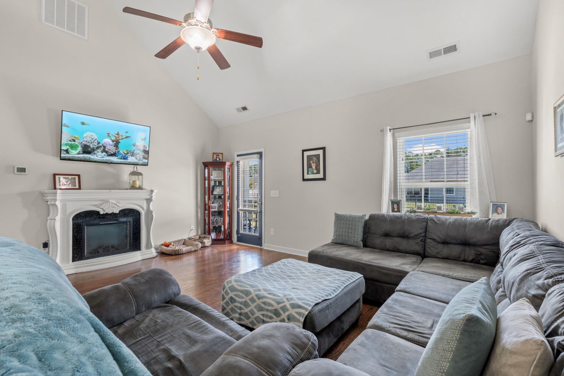525 Joy Way Ct. Photo 6