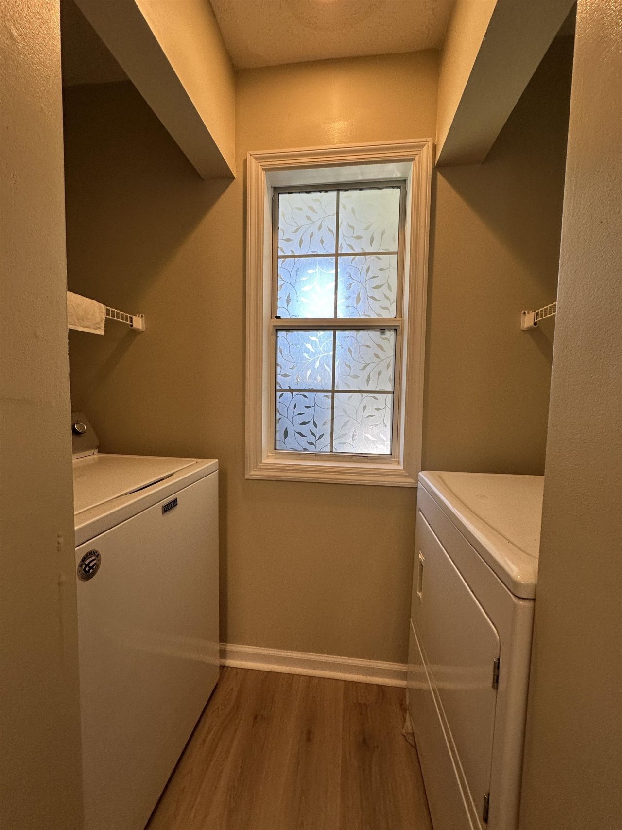 553 White River Dr.  Photo 13