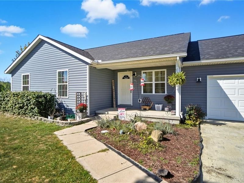 204 Ivy Creek Cove, Jamestown, OH 45335 Photo 4
