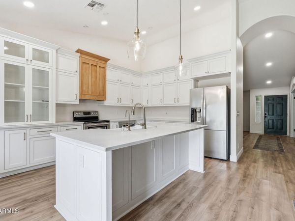 937 S SAN JOAQUIN Court, Gilbert, AZ 85296