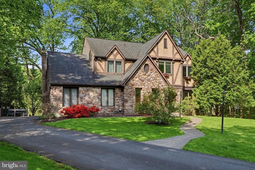 24 BERKLEY DRIVE, YARDLEY, PA 19067