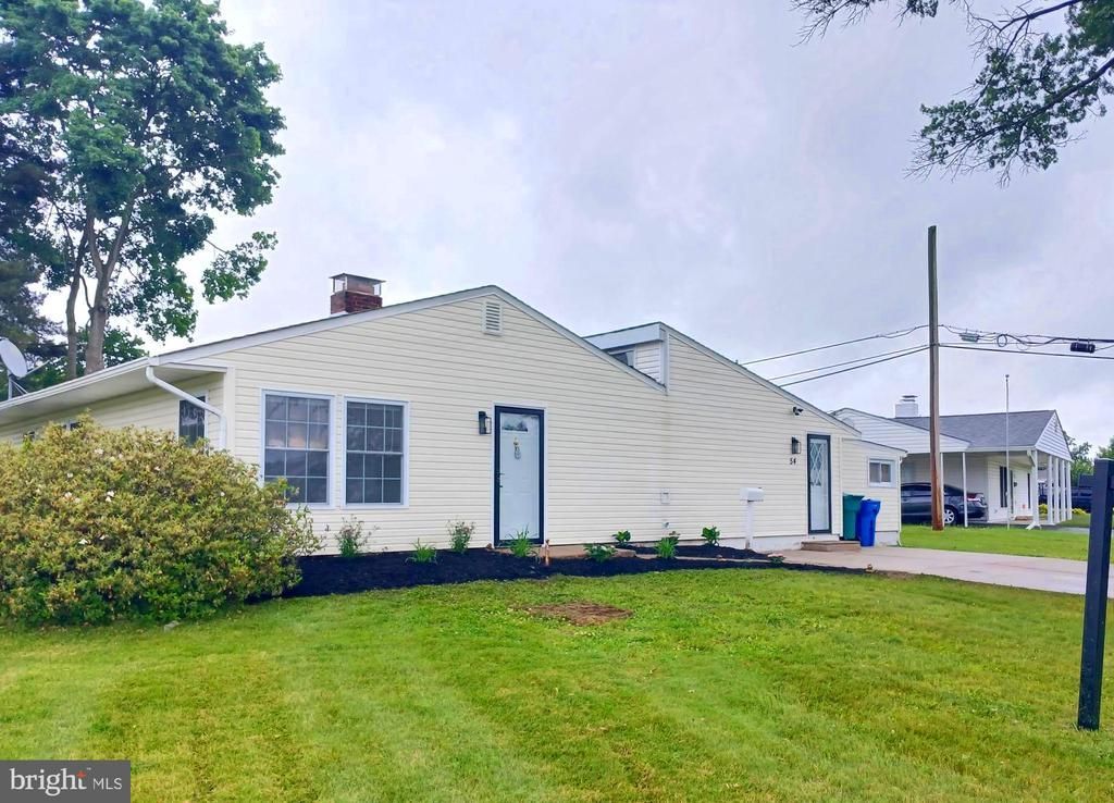 54 FREEDOM LANE , LEVITTOWN, PA 19055