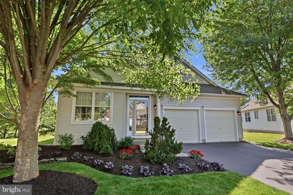 8 Tupelo Lane, Langhorne, PA 19047 Main Photo