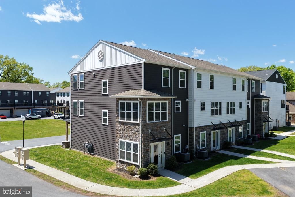 113 HIGH POINTE DRIVE , HUMMELSTOWN, PA 17036