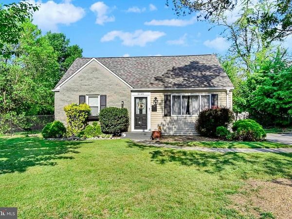 1716 GLENSIDE DRIVE, HARRISBURG, PA 17109