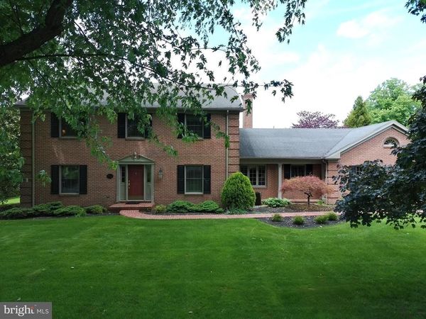 475 LARKSPUR LANE , CHAMBERSBURG, PA 17202