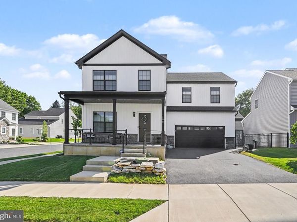 100 MEADOWS BEND, LITITZ, PA 17543