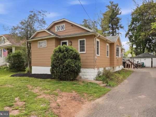 2950 E WALNUT STREET , COLMAR, PA 18915