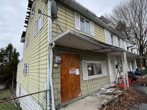 6 W WALNUT STREET , MIDDLEPORT, PA 17953