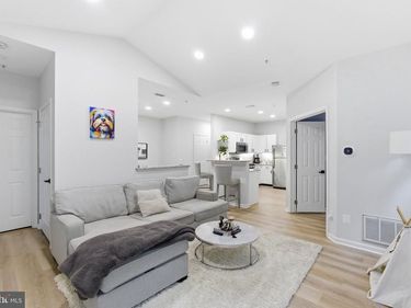 1700 LAKE SHORE CREST DRIVE, Unit 33, RESTON, VA 20190