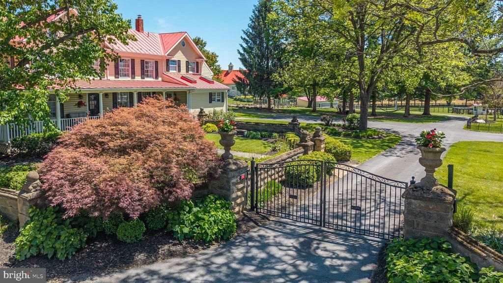 38527 RICKARD ROAD , LOVETTSVILLE, VA 20180