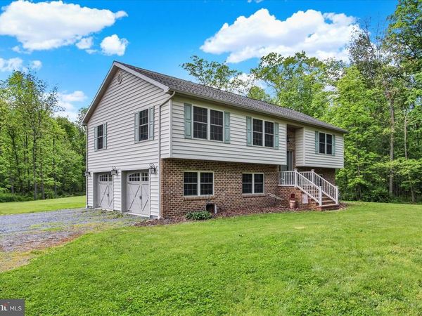 145 ROBERTS ROAD , LITTLESTOWN, PA 17340
