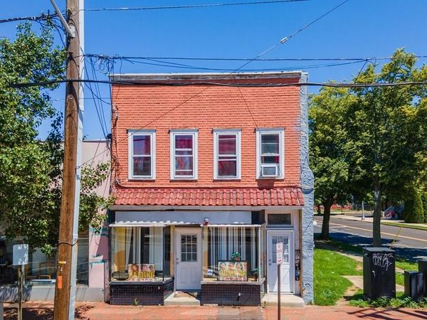 37 E BROAD STREET , BURLINGTON, NJ 08016