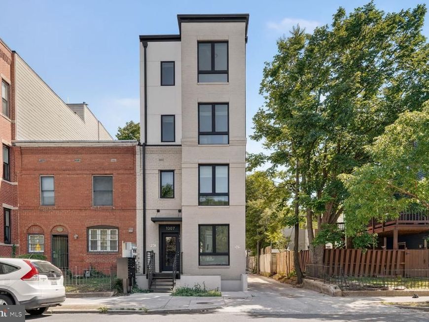 1307 K Street Se, Unit 301, Washington, DC 20003 Main Photo