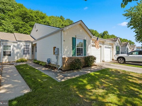40 PEPPERGRASS N, MOUNT LAUREL, NJ 08054