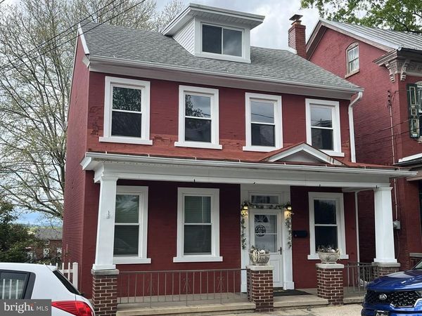311 W HIGH STREET , WOMELSDORF, PA 19567