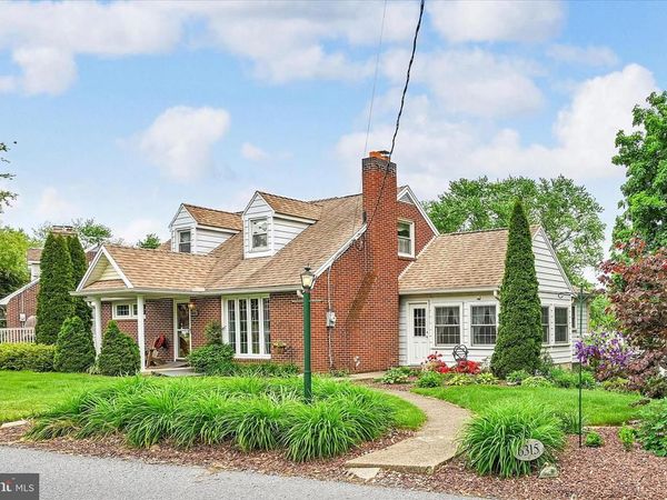 6315 BLUE FLAG AVENUE , HARRISBURG, PA 17112