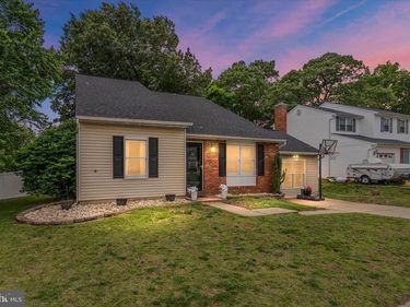 325 DOUBLE EAGLE DRIVE , LINTHICUM HEIGHTS, MD 21090