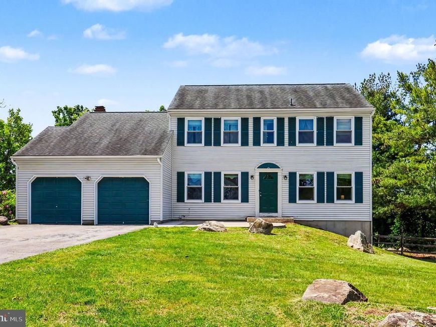 102 Heather Hill Drive, Downingtown, PA 19335 Main Photo