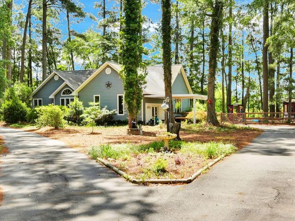 1251 W Acres Lane , Greenville, NC 27834
