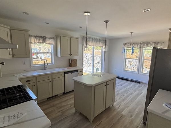 20 Pinrock Drive, Sturbridge, MA 01566