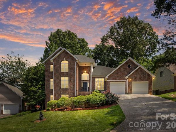 9111 Brocklehurst Lane , Charlotte, NC 28215