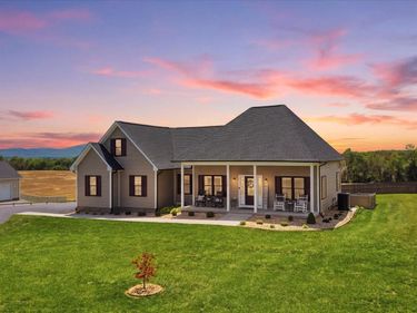 1003 LADD RD, WAYNESBORO, VA 22980