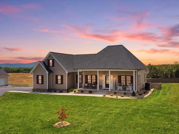 1003 LADD RD, WAYNESBORO, VA 22980