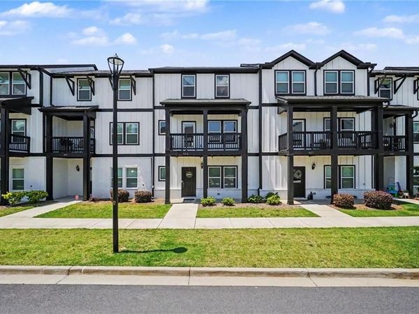 823 Mackay Creek, Woodstock, GA 30188