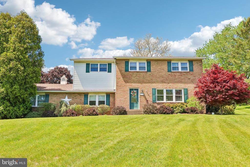 574 Carol Lane , Bath, PA 18014 Main Photo