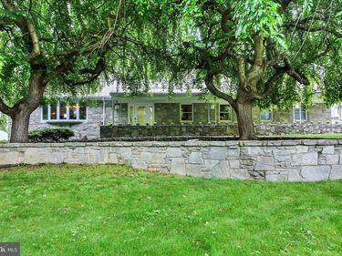 332 BLACKLATCH LANE, CAMP HILL, PA 17011