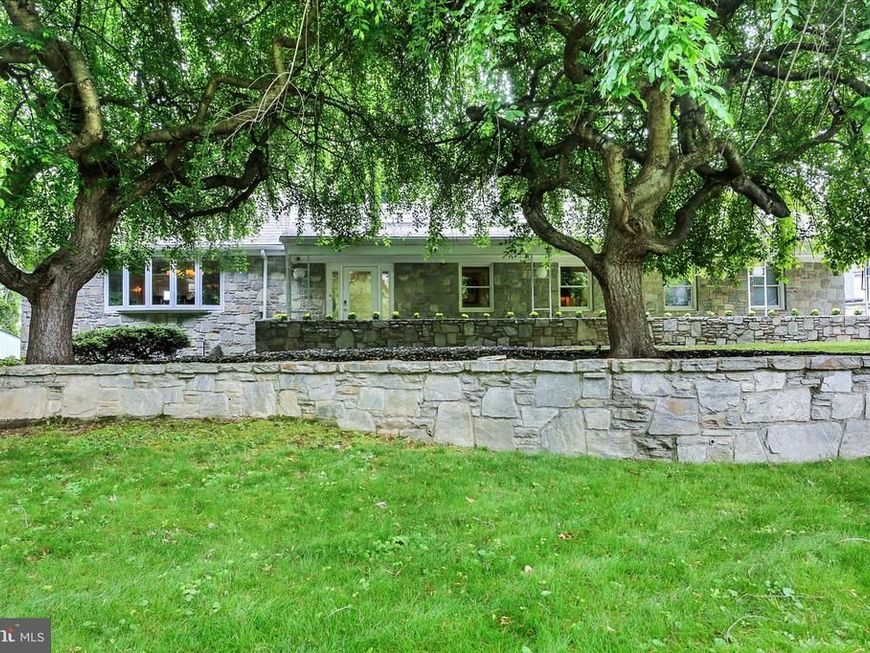 332 Blacklatch Lane, Camp Hill, PA 17011 Main Photo