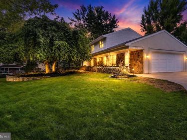 332 BLACKLATCH LANE, CAMP HILL, PA 17011