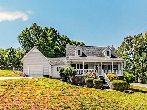 810 Rockcliff Terrace , Asheboro, NC 27205