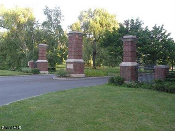 11 Forest Hills Boulevard, Rensselaer, NY 12144