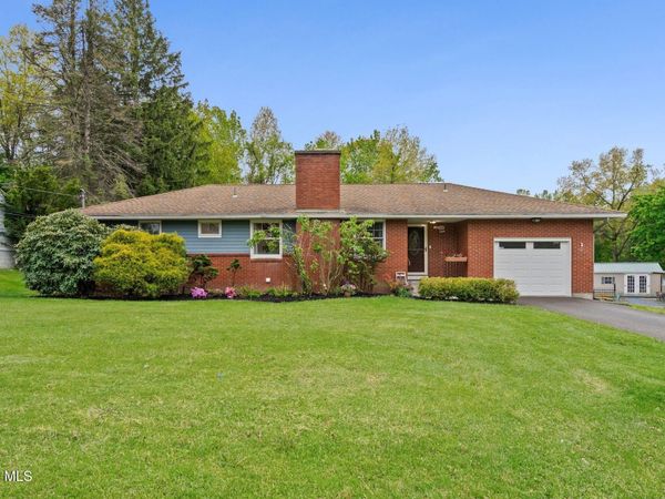 19 Sylvan Lane, Troy, NY 12180