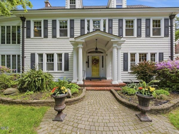 8 Westover Road, Troy, NY 12180